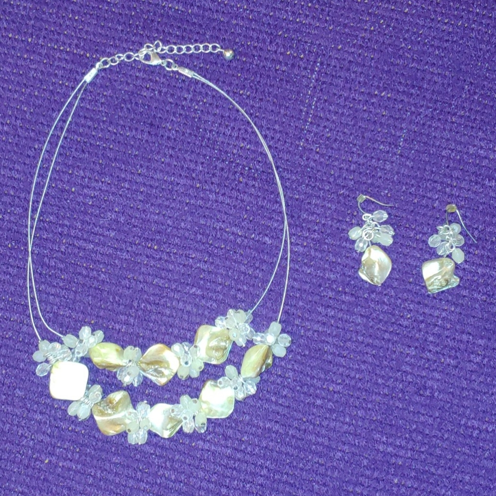 Necklace and earring set